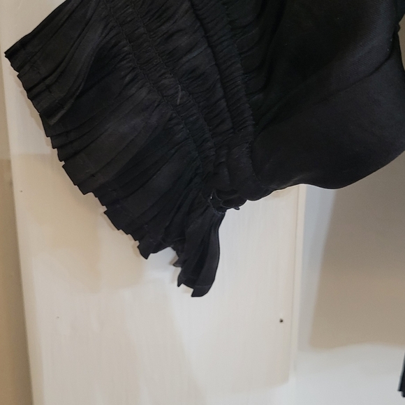 philosophy black silky pullover Dressy blouse with pleated bottom & sleeves sz m - Picture 3 of 6
